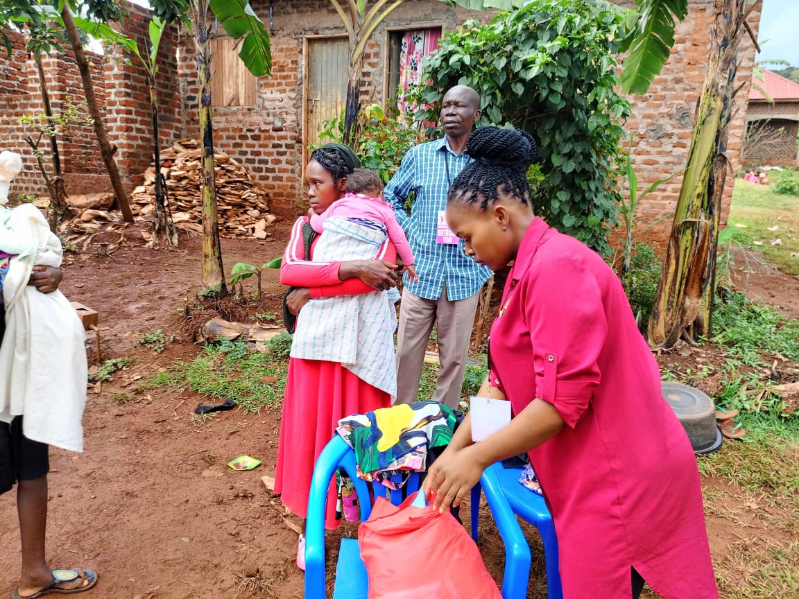 Donation from ALF team to a young mother